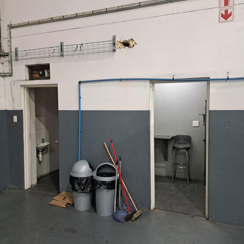 To Let commercial Property for Rent in North End Eastern Cape